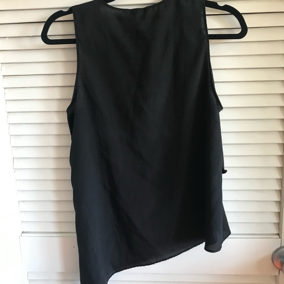 Black flowy tank top - Picture 5 of 5